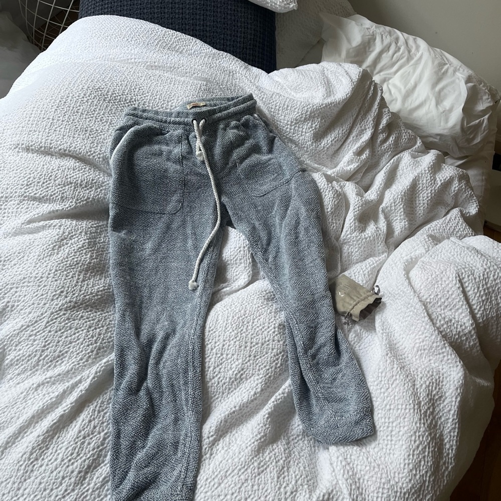 Small faherty sweatpants